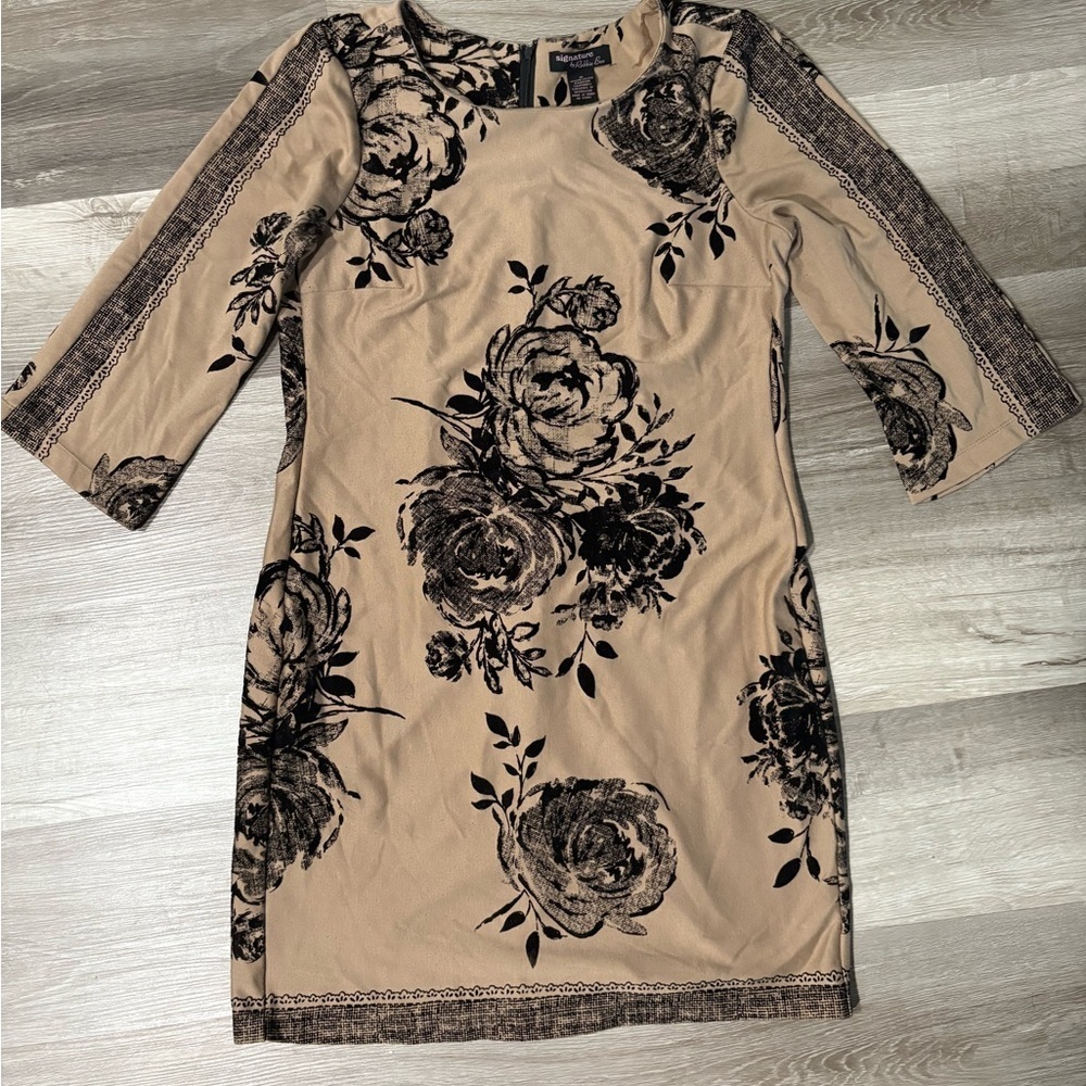 Robbie Bee Tan Dress with Black Floral Design. 3/4 length sleeve. Womens size 8